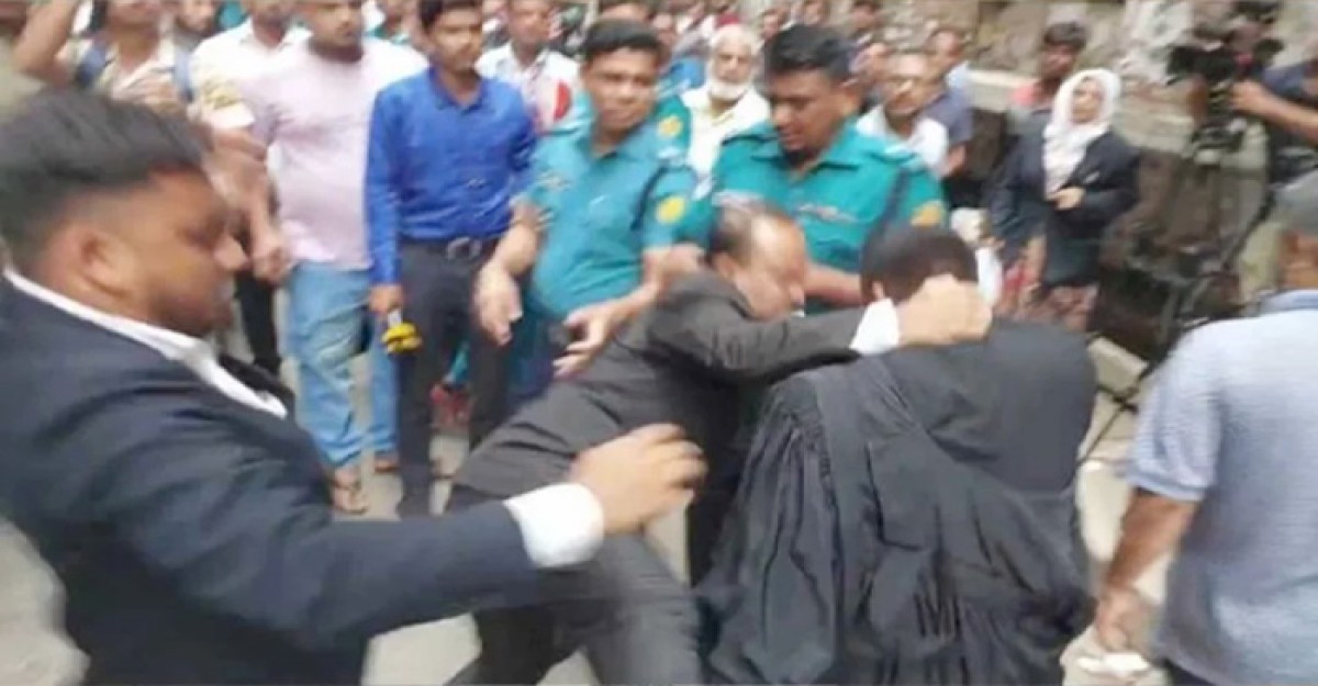 ‘জয় বাংলা’ স্লোগান দেওয়ায় আইনজীবীকে মারধর