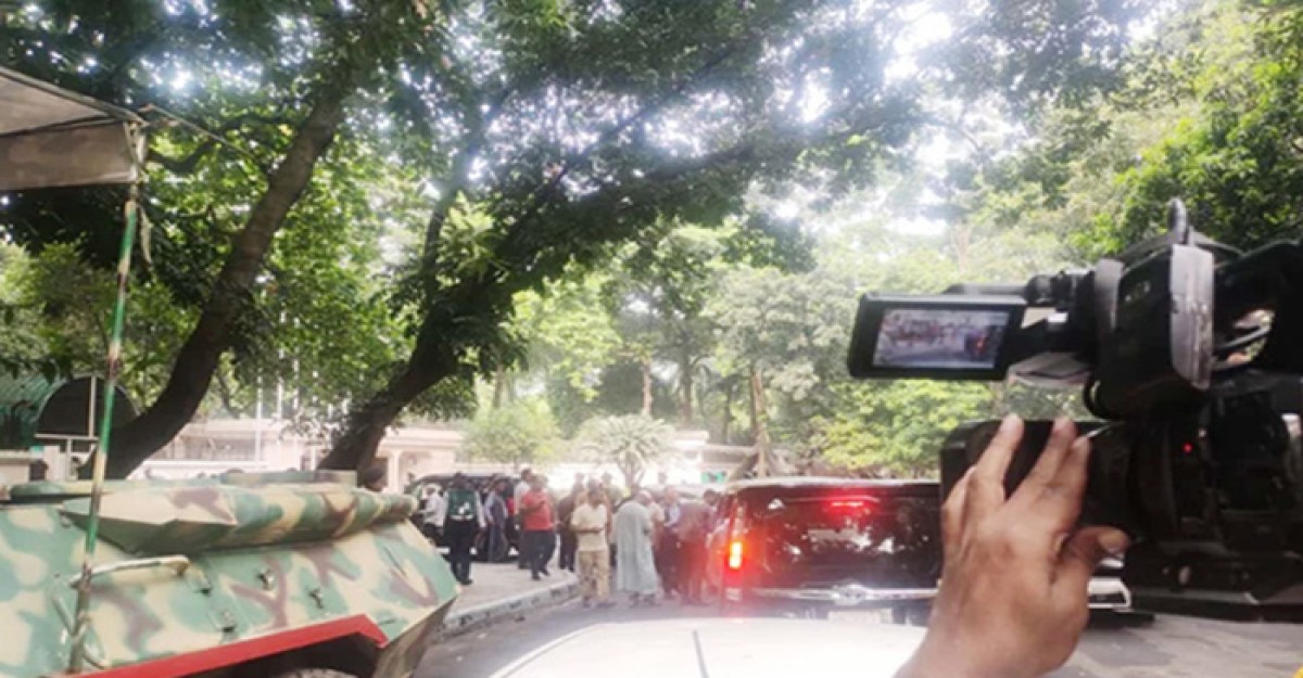 গণফোরামের সঙ্গে বৈঠকে প্রধান উপদেষ্টা