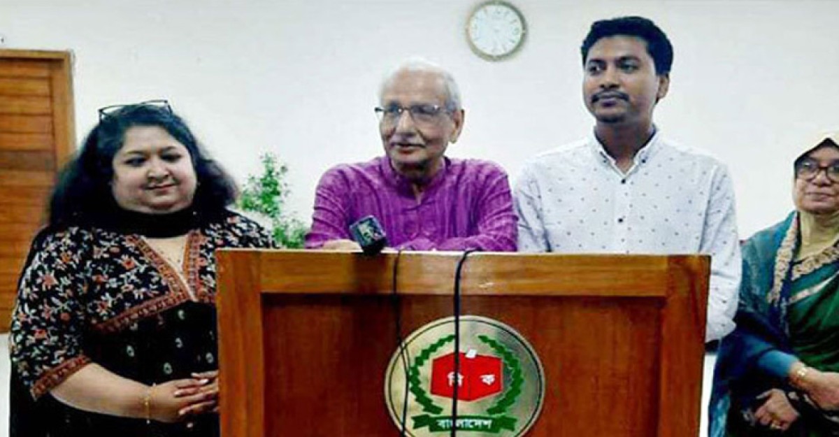 রাজনৈতিক দলগুলোর সঙ্গে মতবিনিময়ের প্রয়োজন নেই: বদিউল আলম