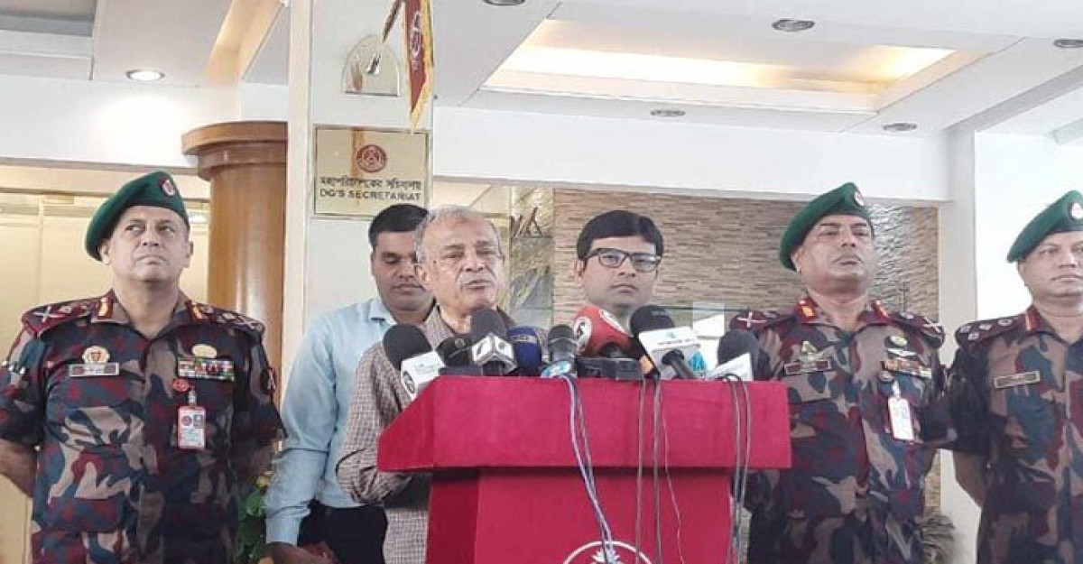 ঢাকার প্রায় সব পুলিশ চেঞ্জ করছি, অলিগলি চিনতেও সময় লাগবে: স্বরাষ্ট্র উপদেষ্টা