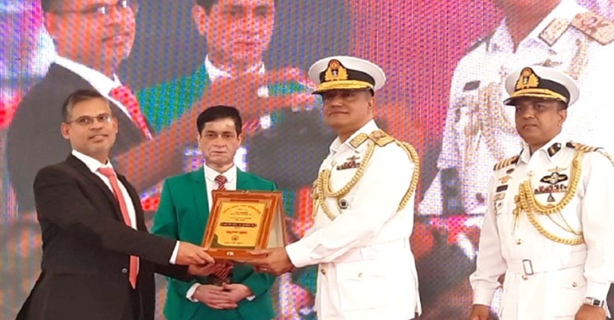টগি শিপিং ও বসুন্ধরা মাল্টি ট্রেডিংকে সম্মাননা দিল মোংলা বন্দর কর্তৃপক্ষ