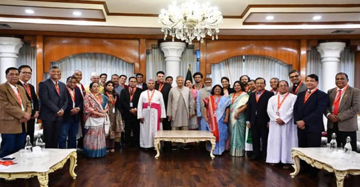 বড়দিন উপলক্ষে প্রধান উপদেষ্টা ড. ইউনূসের শুভেচ্ছা বিনিময়