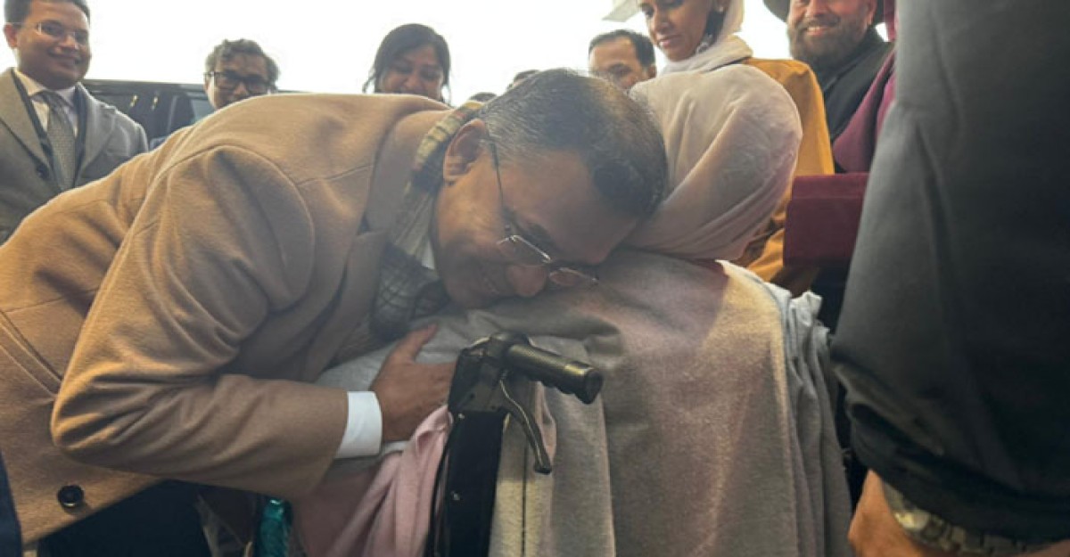 সাড়ে ৭ বছর পর মায়ের বুকে ছেলে