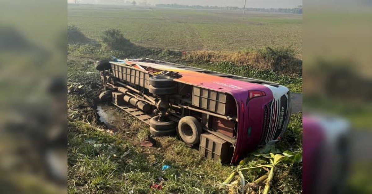 ফরিদপুরে বাস ট্রাক মুখোমুখি সংঘর্ষ নিহত ২, আহত ২০