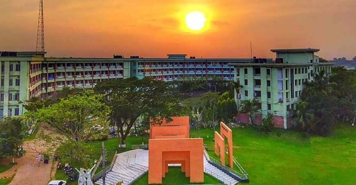 সাংবাদিককে মারধরের অভিযোগে নজরুল বিশ্ববিদ্যালয়ে ছাত্রলীগের ১৬ নেতাকে শাস্তি