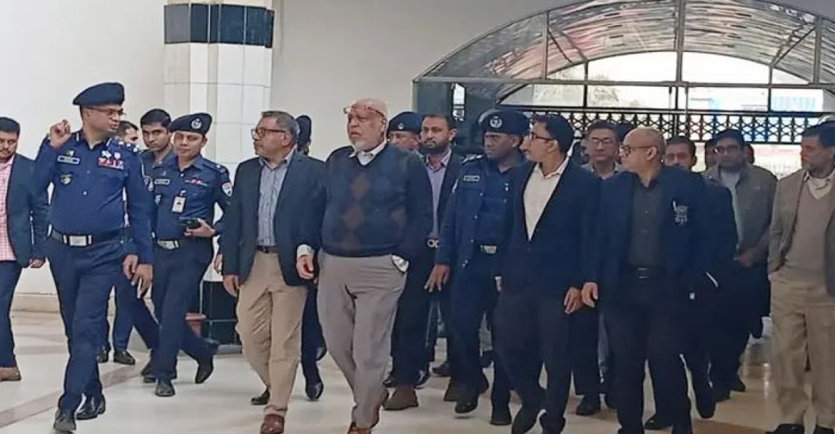 রেলপথ উপদেষ্টা ও সচিব কমলাপুর স্টেশনে