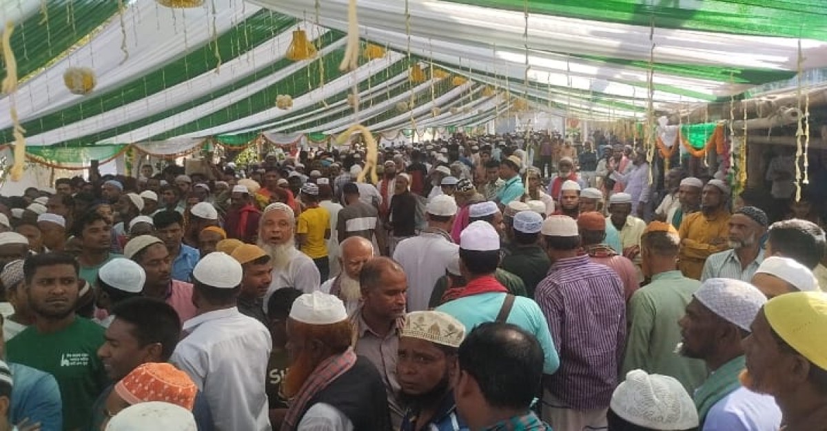 আটরশি বিশ্ব জাকের মঞ্জিল উরস শরীফে লাখ লাখ মানুষের ঢল