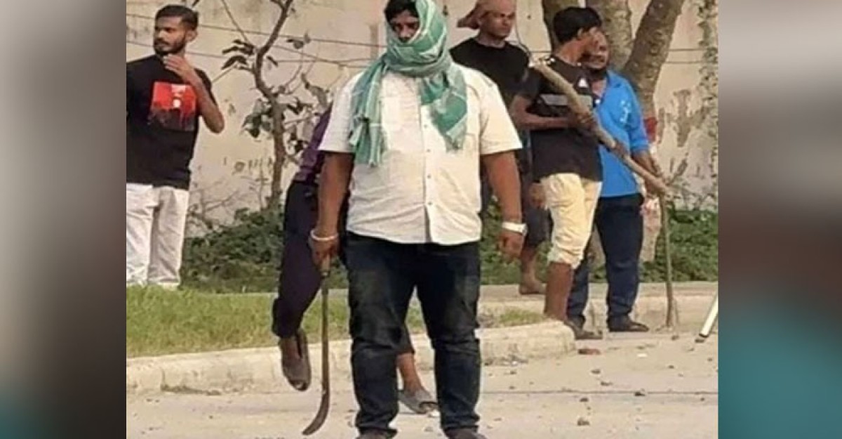 কুয়েটে রামদা হাতে ভাইরাল সেই যুবদল নেতা বহিষ্কার