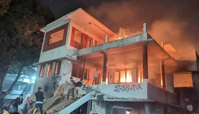 ‘ভারত কিছু একটা করবে’ এই ভরসায় আওয়ামী লীগ
