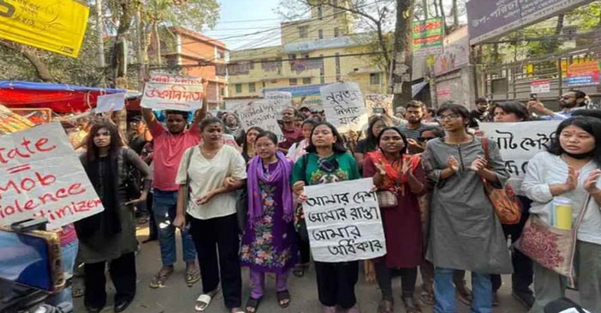 লালমাটিয়ায় তরুণীকে মারধরের প্রতিবাদ, স্বরাষ্ট্র উপদেষ্টার অপসারণ দাবি