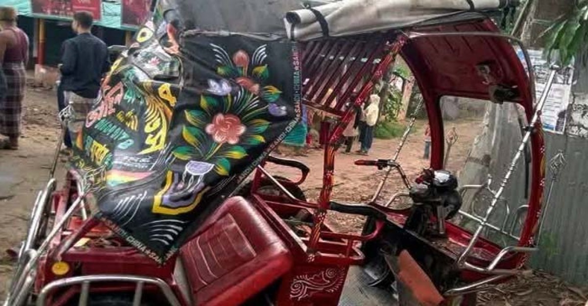 কক্সবাজারে বাসের ধাক্কায় কিশোর নিহত