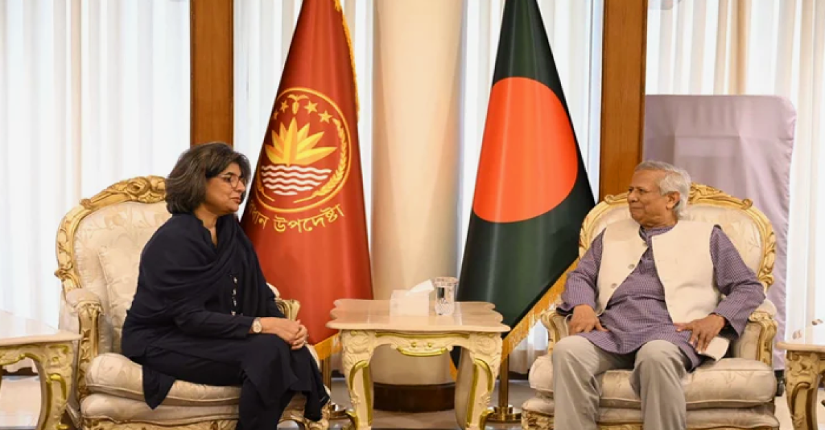 পাকিস্তানের সঙ্গে সম্পর্ক জোরদারের আহ্বান প্রধান উপদেষ্টার