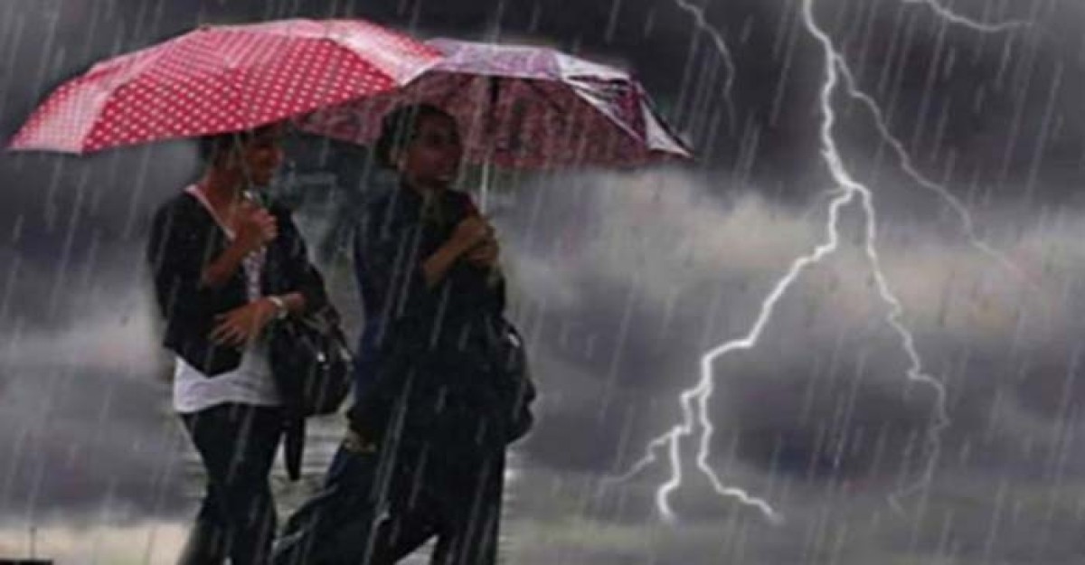 সারা দেশে বজ্রবৃষ্টির আভাস, বাড়তে পারে তাপমাত্রাও