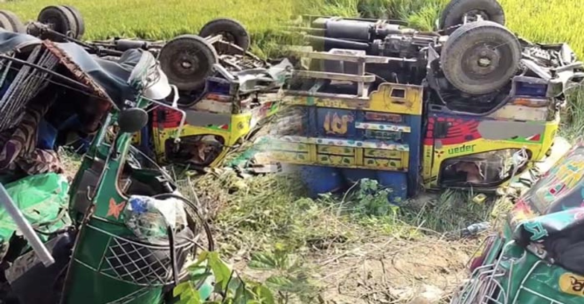 রামুতে ট্রাকের ধাক্কায় সিএনজি চালক নিহত