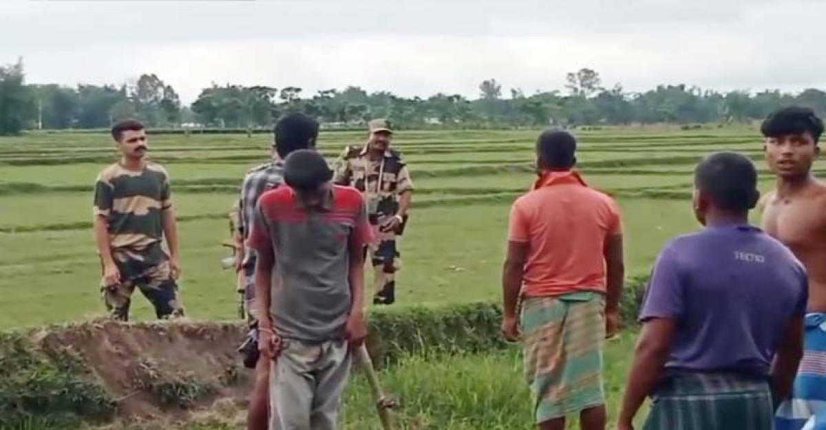 সীমান্তে পাগলকে বিএসএফের পুশইনের চেষ্টা,লাঠি হাতে প্রতিরোধ করলো কৃষকের