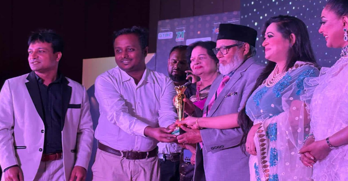 সাংবাদিকতায় গ্লোবাল এক্সিলেন্স লিডারশীপ পুরস্কার পেলেন আরেফিন শাকিল