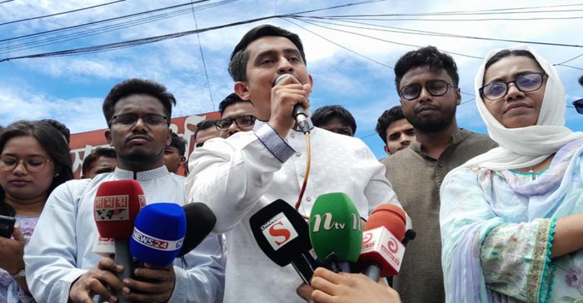 হাসিনা যতদিন ভারতে থাকবে ততদিন সীমান্তে সমস্যা হবে: সারজিস আলম