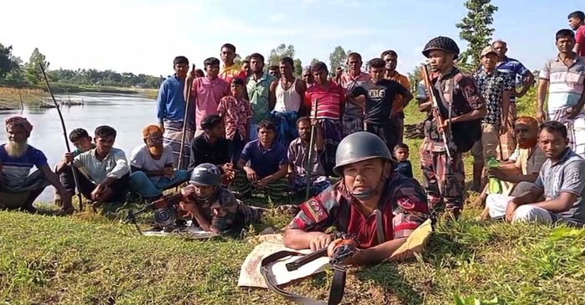 পুশইনে ব্যর্থ হয়ে ককটেল ফাটিয়ে ফিরে গেল বিএসএফ