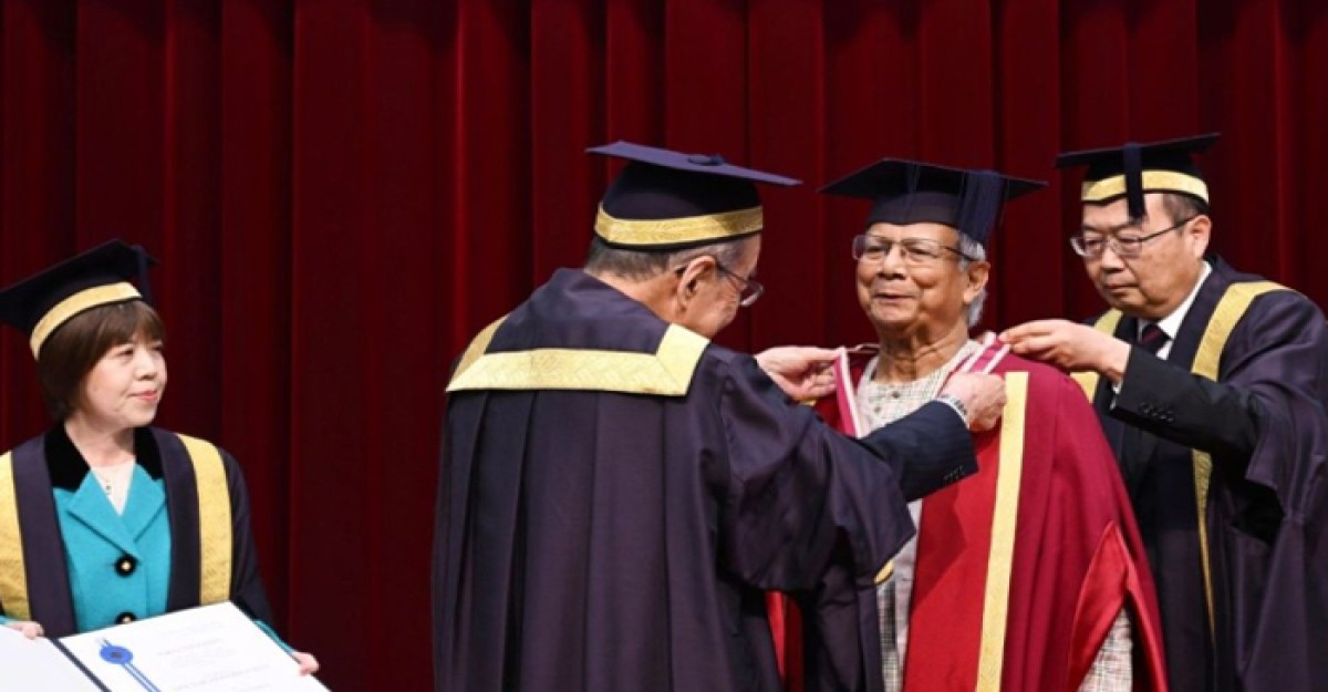 প্রধান উপদেষ্টাকে সম্মানসূচক ডক্টরেট ডিগ্রি প্রদান সোকা বিশ্ববিদ্যালয়ের