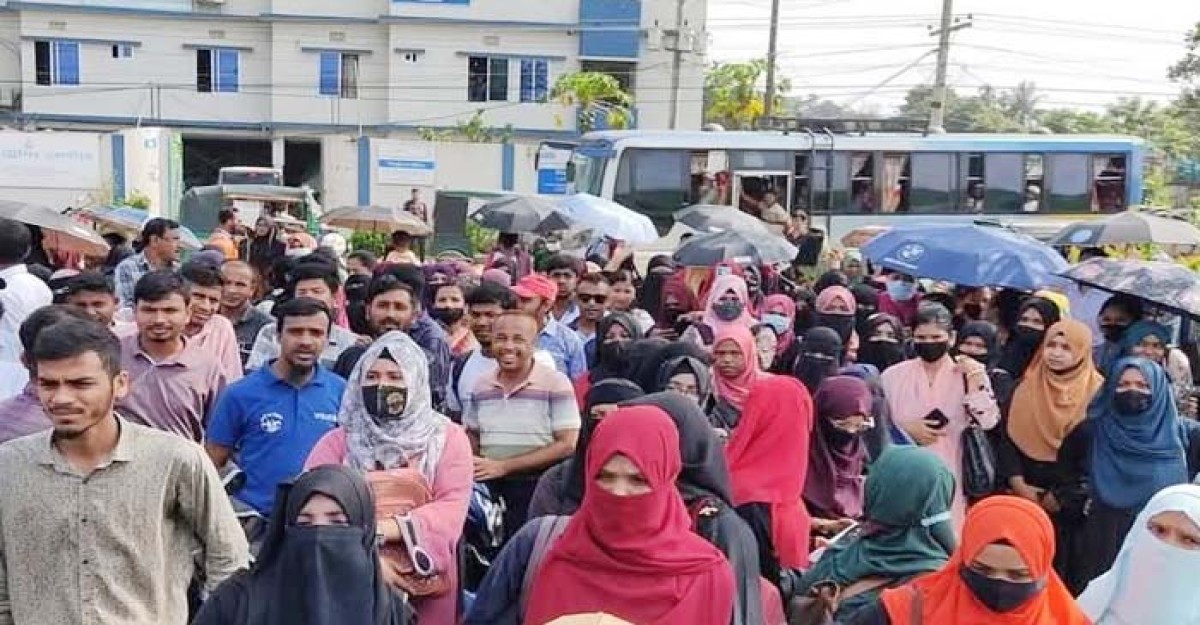 রোহিঙ্গা ক্যাম্পে এক যোগে ১২৫০ শিক্ষক চাকরিচ্যূত, প্রতিবাদে বিক্ষোভ সমাবেশ