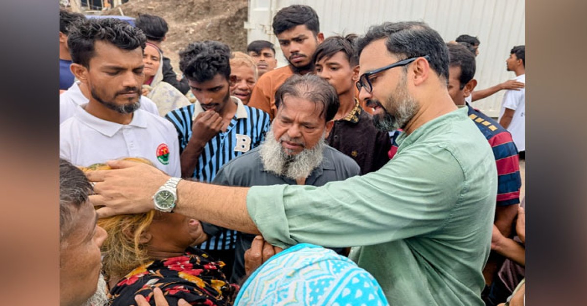 ক্ষতিগ্রস্ত তিন হাজার পরিবারের প্রতি বেলার খাবার চলমান রয়েছে : আমিনুল হক