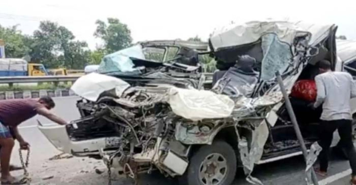 টাঙ্গাইলের বাসাইলে সড়ক দুর্ঘটনায় বাবাসহ ২ ছেলে নিহত