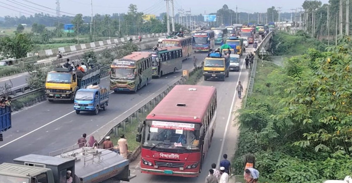 ঢাকা-টাঙ্গাইল মহাসড়কে ২৫ কিমি যানজট