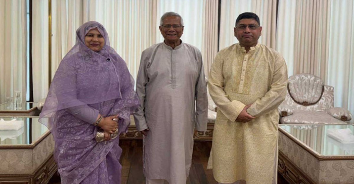 প্রধান উপদেষ্টার সঙ্গে সস্ত্রীক সাক্ষাৎ করেছেন সেনাপ্রধান