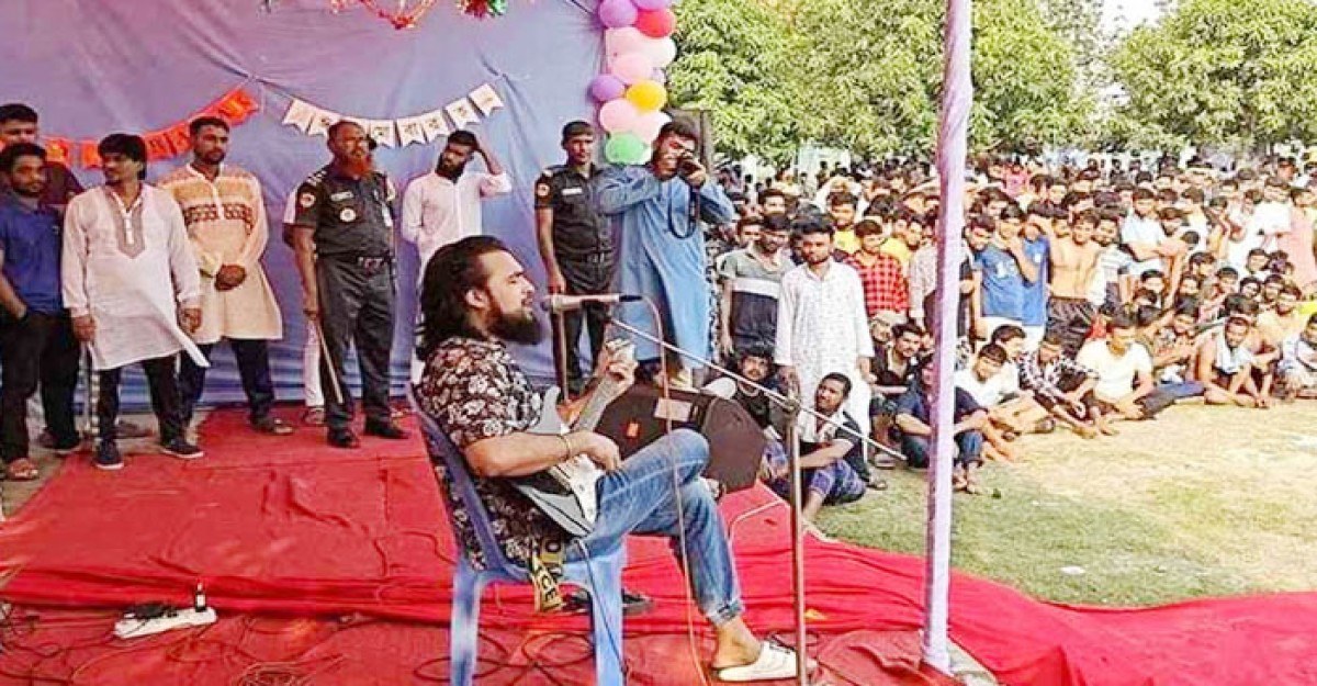 কেন্দ্রীয় কারাগারে ঈদে বন্দিদের জন্য গাইলেন নোবেল