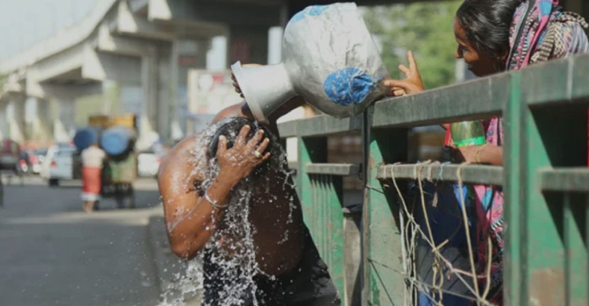 ৩৬ জেলায় তাপপ্রবাহ, গরম নিয়ে দুঃসংবাদ