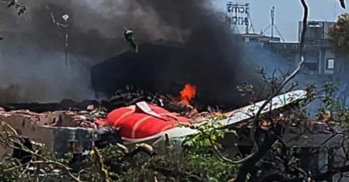 ভারতে বিমান বিধ্বস্তে সবাই নিহত