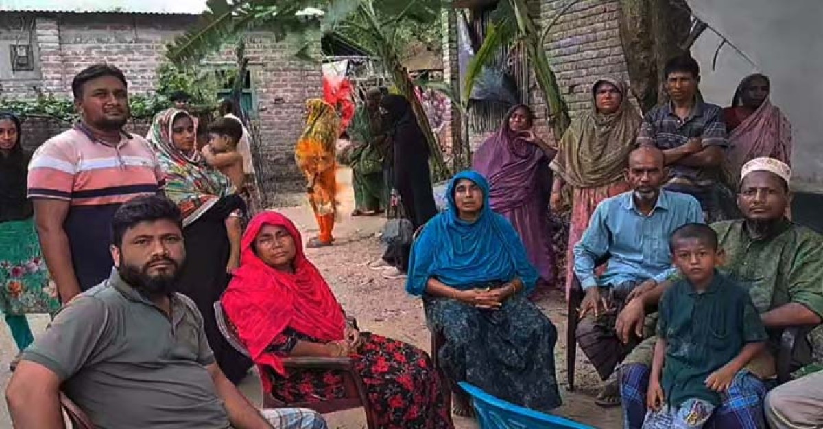 কুষ্টিয়ায় লাশবাহী অ্যাম্বুলেন্সে ডাকাতি, লাশের শরীর তল্লাশি করল ডাকাত
