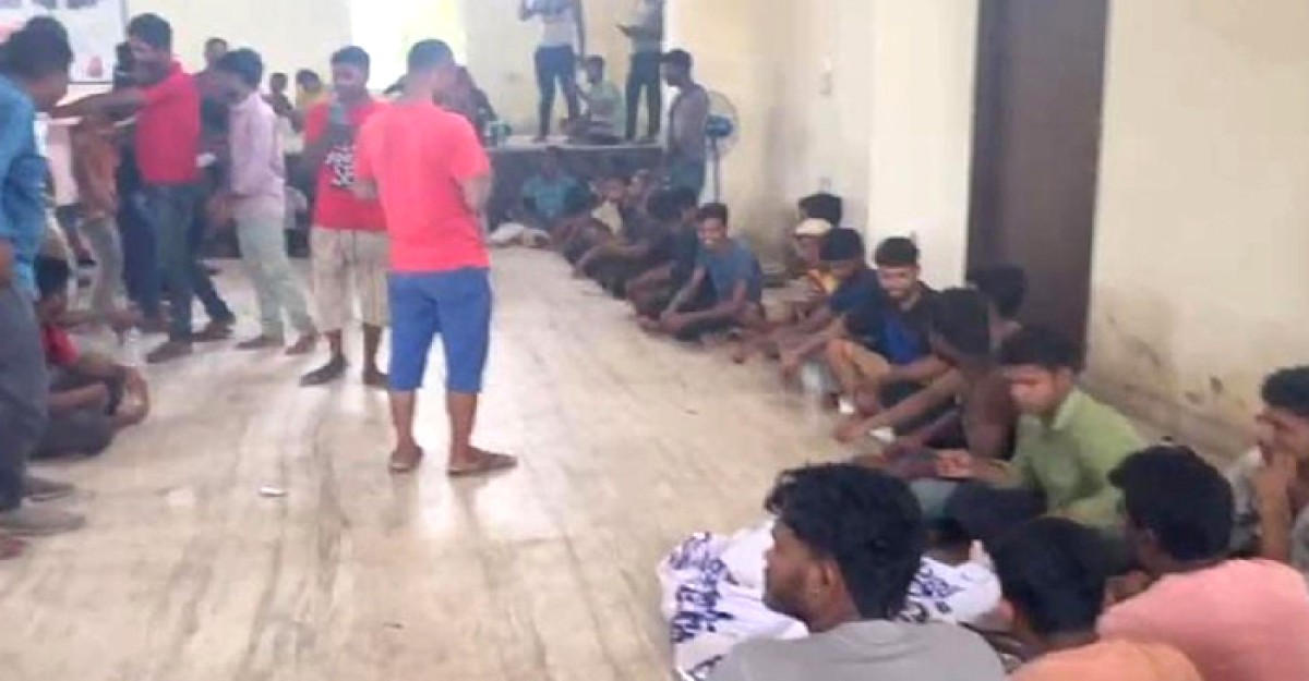 ভারতের পশ্চিমবঙ্গের মানুষ ভয়ে বাংলায় কথা বলছেন না