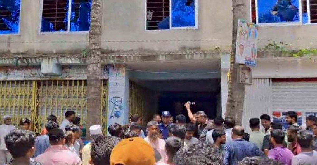 কুমিল্লায় একই পরিবারের ৩ জনকে কুপিয়ে ও পিটিয়ে হত্যা