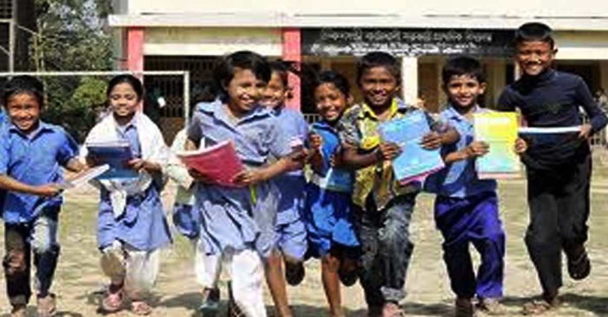 প্রাথমিকের শিক্ষার্থীদের জন্য দুঃসংবাদ, দেরিতে আসছে মিড ডে মিল