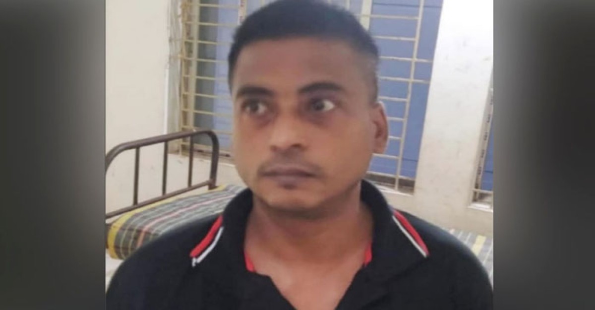 স্ত্রীকে কুপিয়ে হত্যার পর থানায় আত্মসমর্পণ করলেন স্বামী