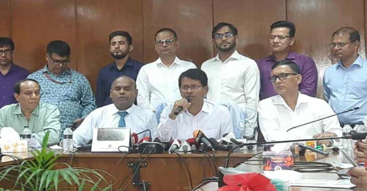 এসএসসির ফলাফলে ধস, যা বললেন ঢাকা বোর্ড চেয়ারম্যান