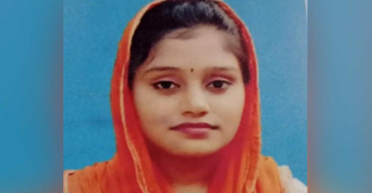 সন্তান কোলে নিয়ে পরীক্ষা দিয়েও দেশসেরা বাগমারার শামীমা আক্তার