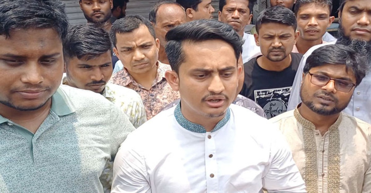 ‘এখান থেকে বেঁচে ফিরি তাহলে মুজিববাদের কবর রচনা করেই ফিরব’