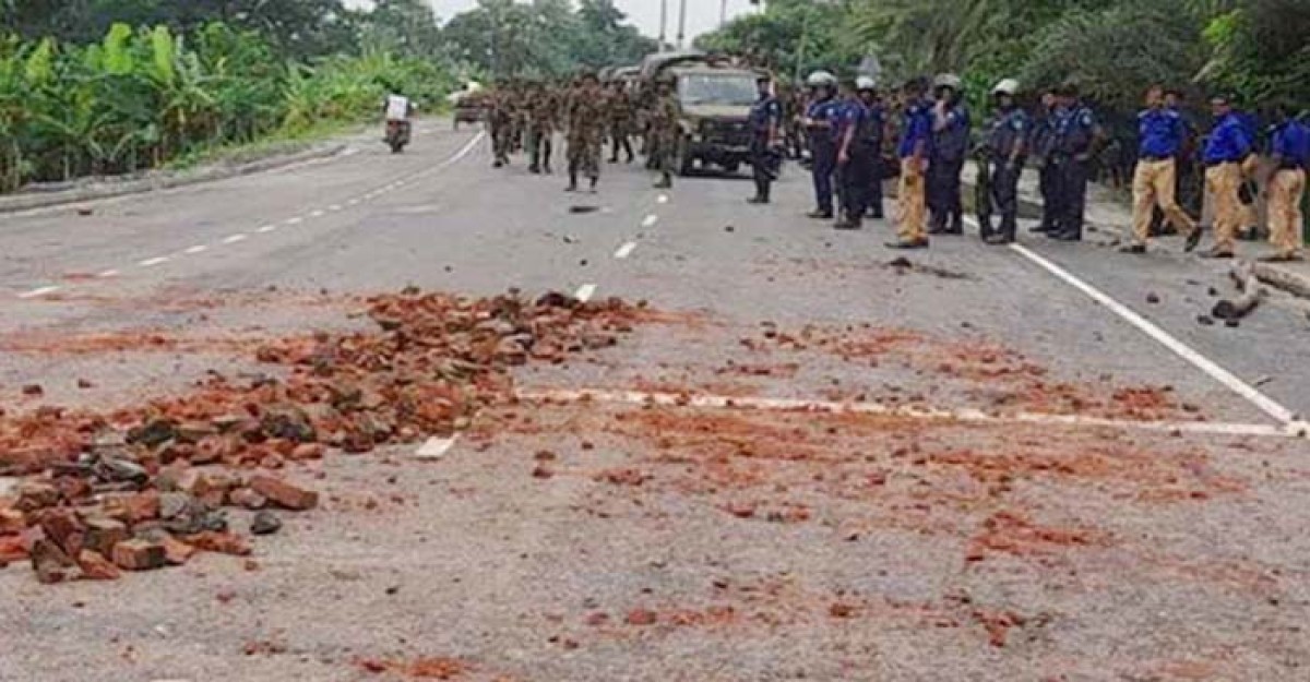 পুলিশ সুপার কার্যালয়ে আশ্রয় নিয়েছে এনসিপি নেতারা