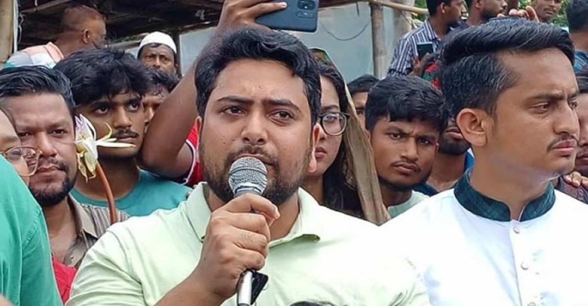 সারা দেশে ব্লকেড তুলে নেওয়ার আহ্বান নাহিদের