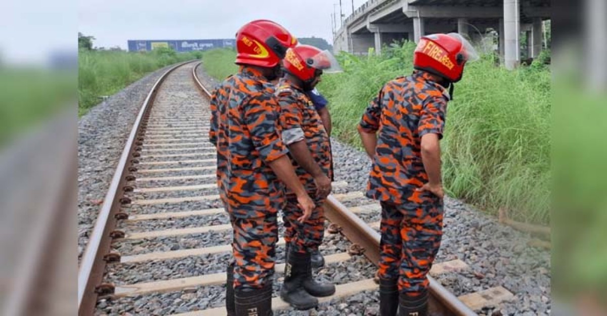 শ্রীনগরে ট্রেনে কাটা যুবকের লাশ উদ্ধার