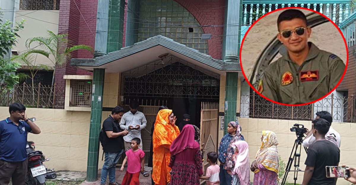 নিহত পাইলট তৌকিরের রাজশাহীর বাড়িতে শোকের মাতম
