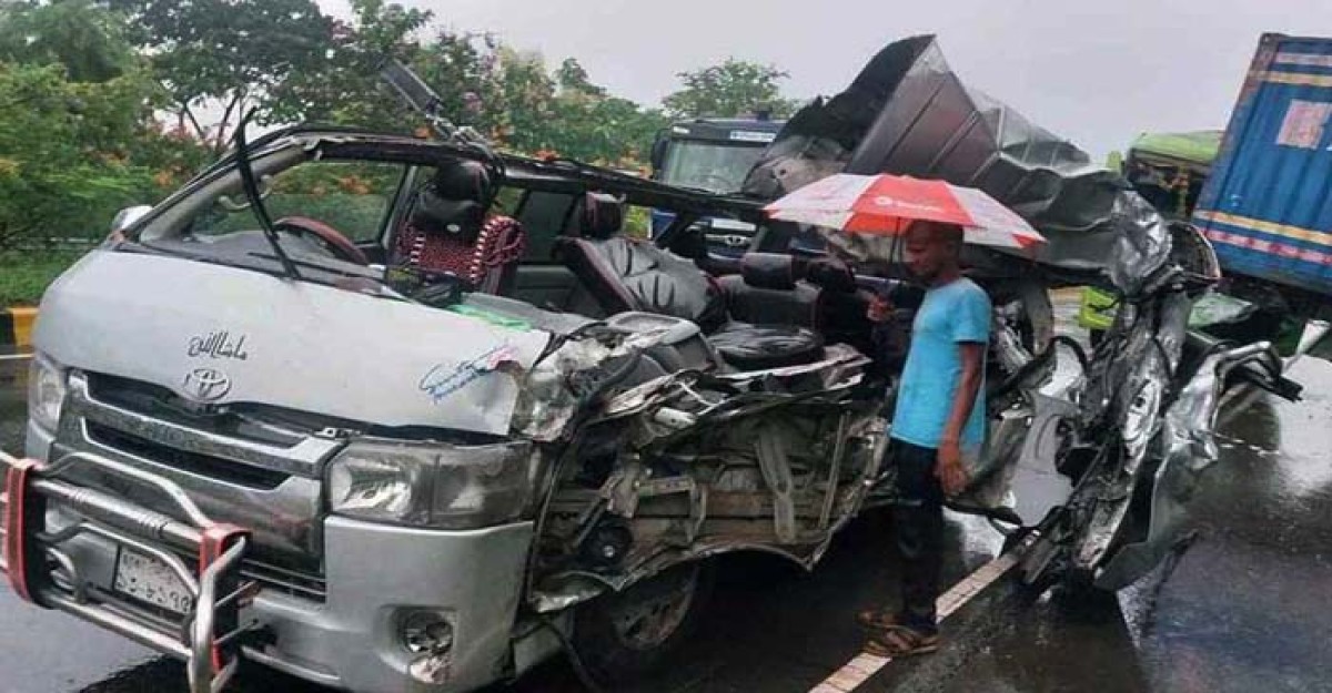 ভাঙ্গা-ঢাকা এক্সপ্রেসওয়েতে ত্রিমুখী সংঘর্ষে নিহত ২, আহত ১৫