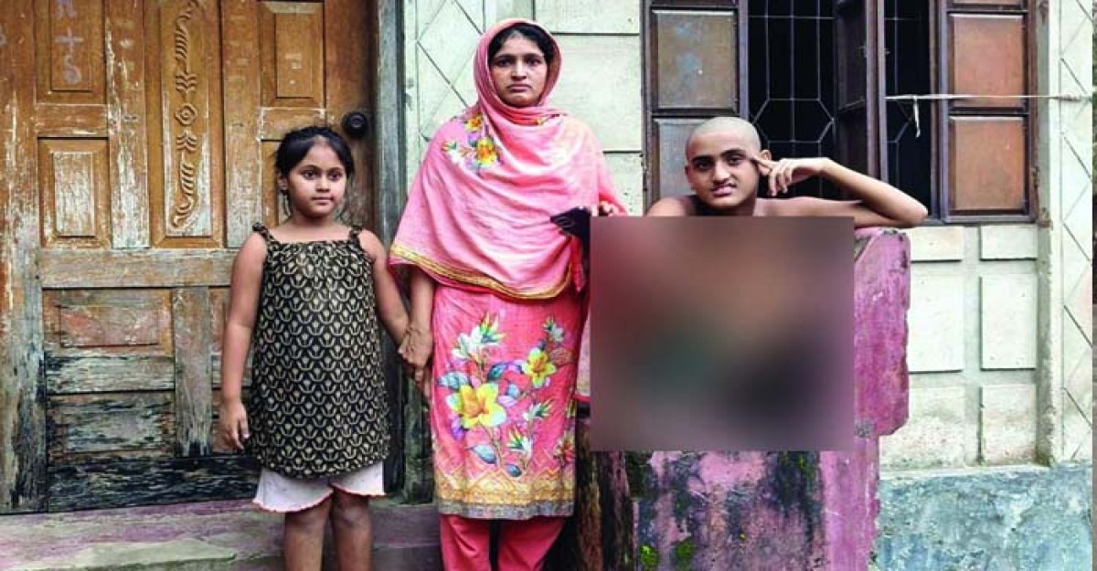 প্রতিবন্ধী সন্তানসহ গৃহবধূকে ঘরছাড়া করলেন শাশুড়ি-ননদ!