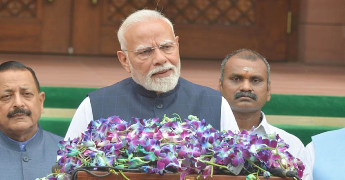 পাকিস্তানকে ব্রাহমোস ক্ষেপণাস্ত্রের ভয় দেখালেন মোদি