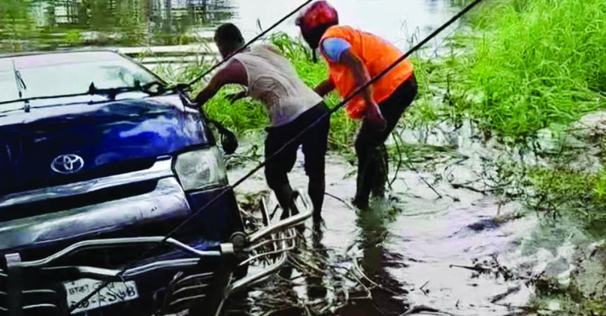 মাইক্রোবাস খালে পড়ে ৭ জন নিহতের ঘটনায় মামলা