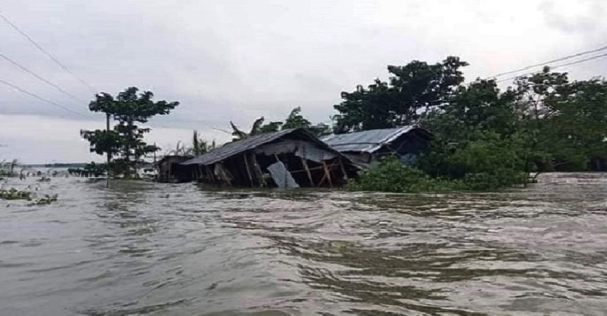 আগামী ৭২ ঘণ্টার মধ্যেই ডুবে যেতে পারে দেশের ২০ জেলা
