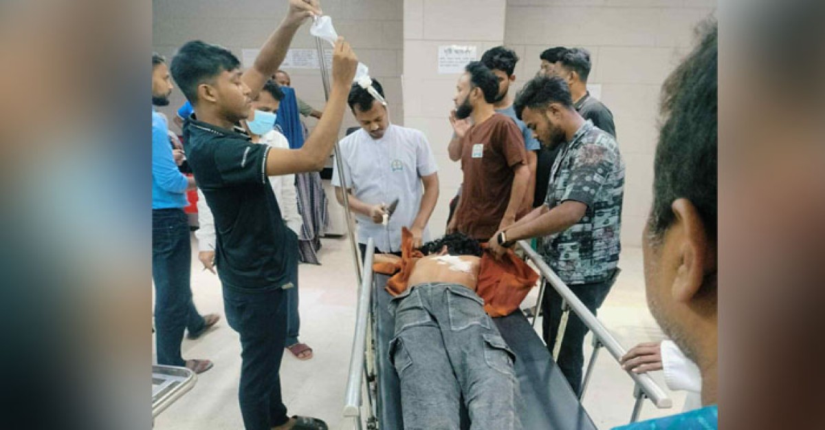 ধামরাইয়ে দুই যুবককে ছুরিকাঘাতে হত্যাচেষ্টা, এলাকাবাসীর মানববন্ধন