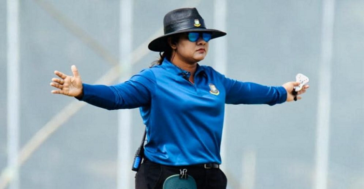দেশের ইতিহাসে প্রথমবার পুরুষ দলের ম্যাচে নারী আম্পায়ার